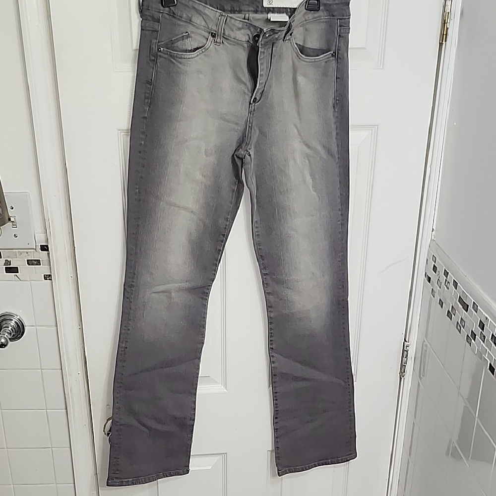 Akademiks Women’s Gray Skinny Jeans Size 32 – Rhinestone Back Pockets Pre-Owned